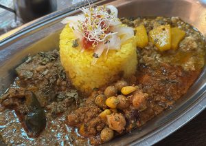 旧ヤム邸のカレー