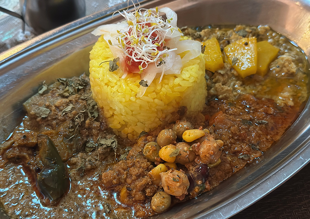 旧ヤム邸のカレー
